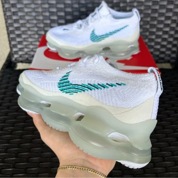 NIKE AIR MAX SCORPION FLYKNIT WHITE CLEAR EMERALD - WOMENS 6.5 / MENS 5 - Picture 4 of 5